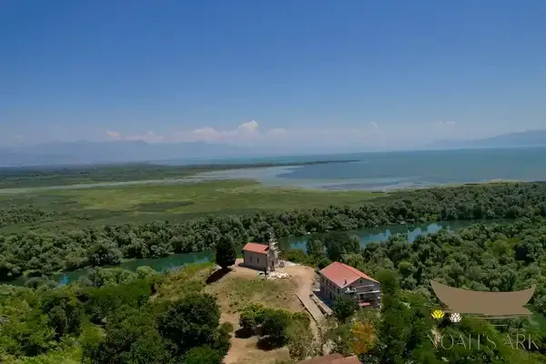 Manastir Vranjina s pogledom prema Albaniji